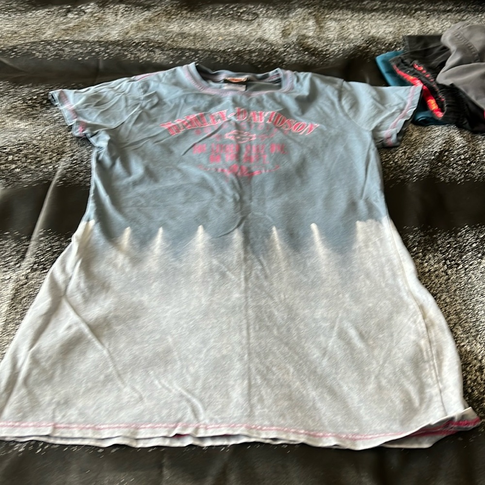 Women’s medium Harley tee